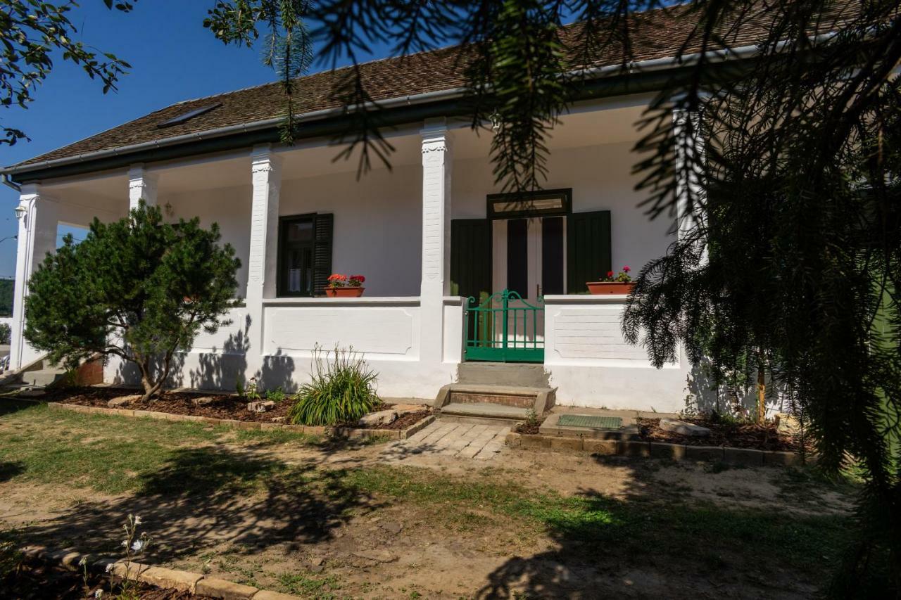 Vaj Bisztró és Vendégház Palkonya Kültér fotó